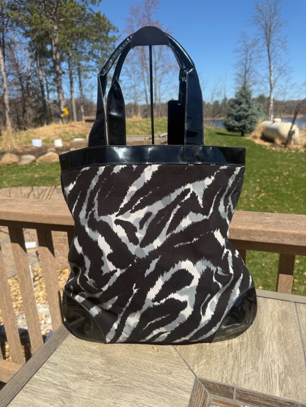 EUC Betsey Johnson Vintage Betsyville Zebra Tote Red Lip Sequin Bag - Picture 5 of 11